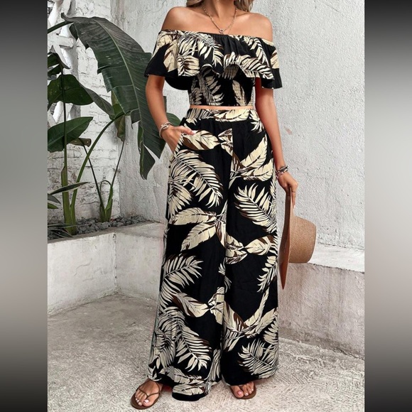 Boho tropical print off shoulder crop top and wide leg pants - Picture 2 of 5